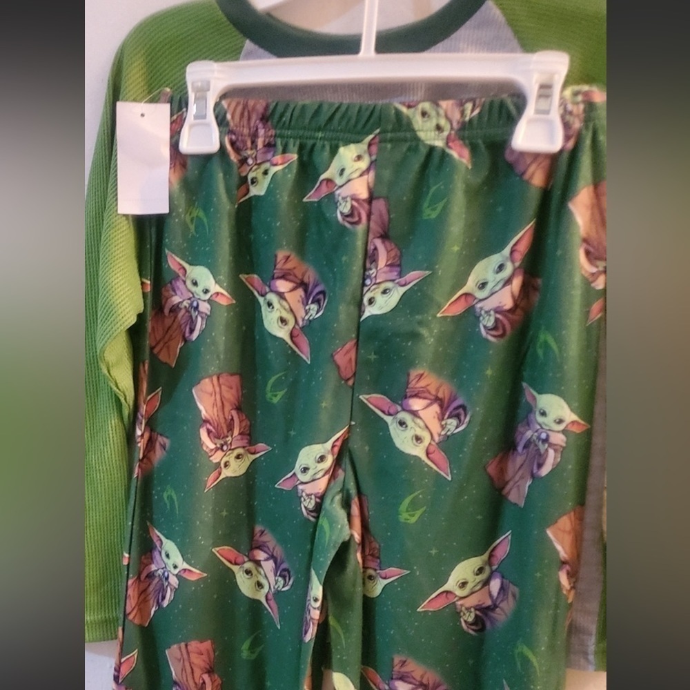 Star Wars Pajamas 2 Piece Set size 4. NWT - Picture 2 of 2